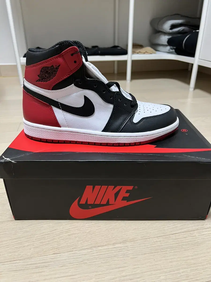 Air Jordan 1 Black Toe 260 (조던1 블랙토)